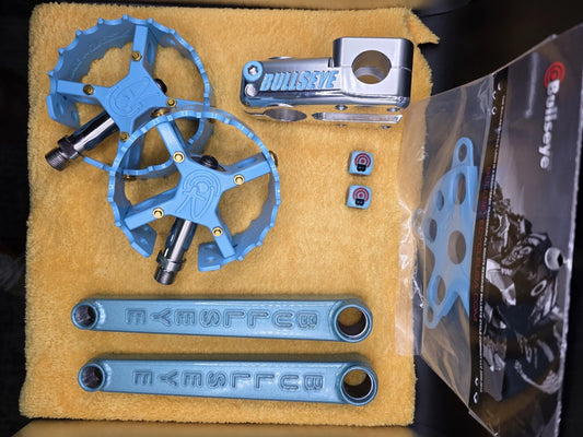 BULLSEYE 🎯 Rare, Pedals Cranks Spider Bull Stem, BMX GT HUTCH Se bikes Haro GT