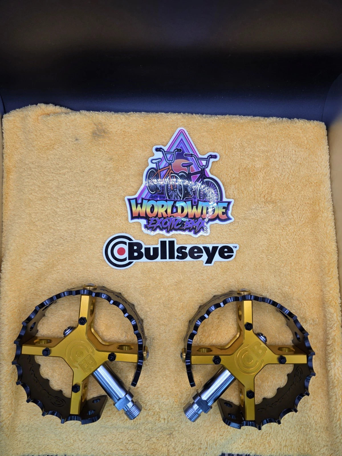 BULLSEYE 🎯 Rare Pro ROUND Pedals BMX SE BIKES HUTCH GT HARO